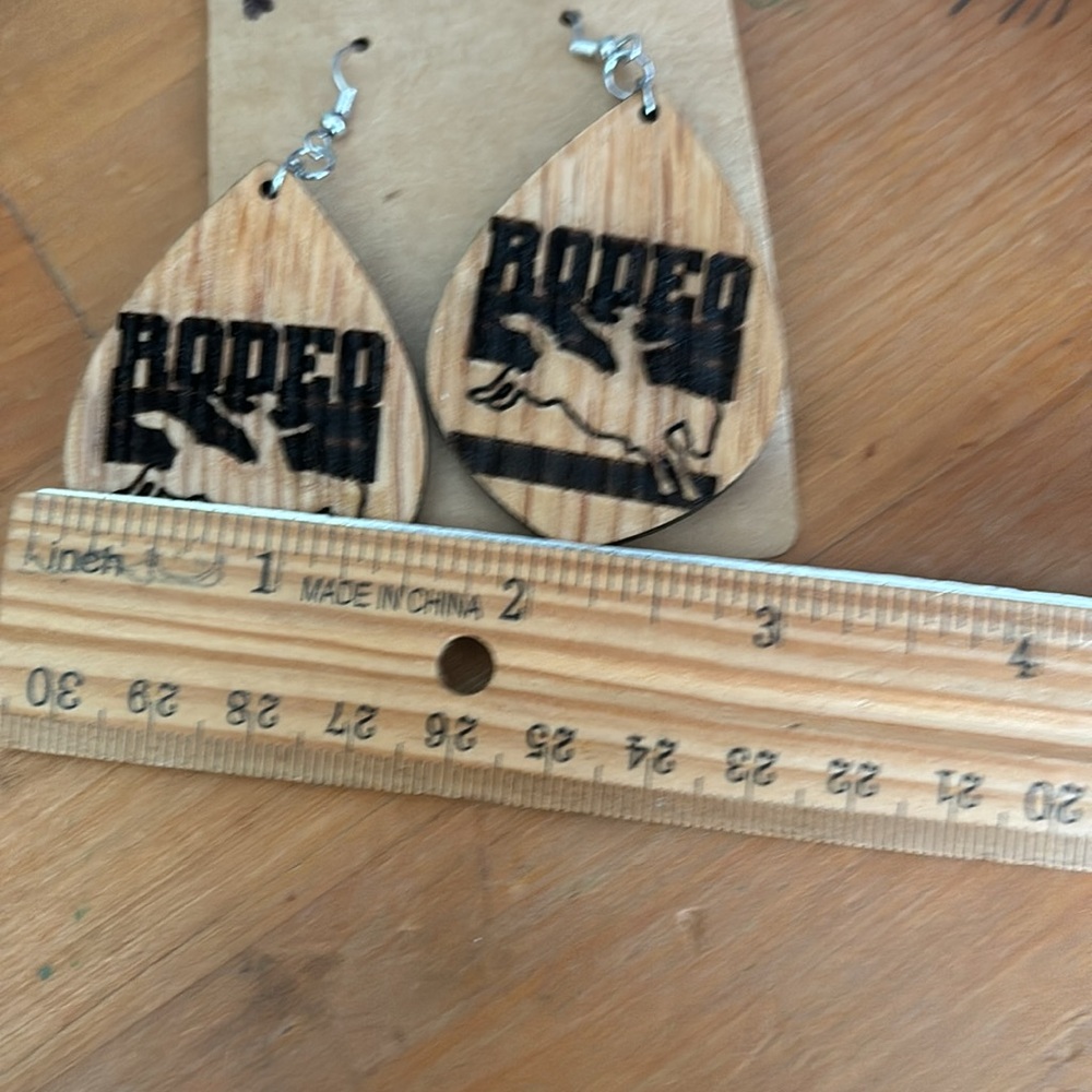 New Rodeo Earrings - Picture 4 of 4